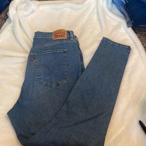 Levi’s medium wash mile high super skinny jeans sizes 34